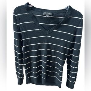 Banana Republic 100% Merino Wool V-neck Sweater Black w/white stripes Sz Medium